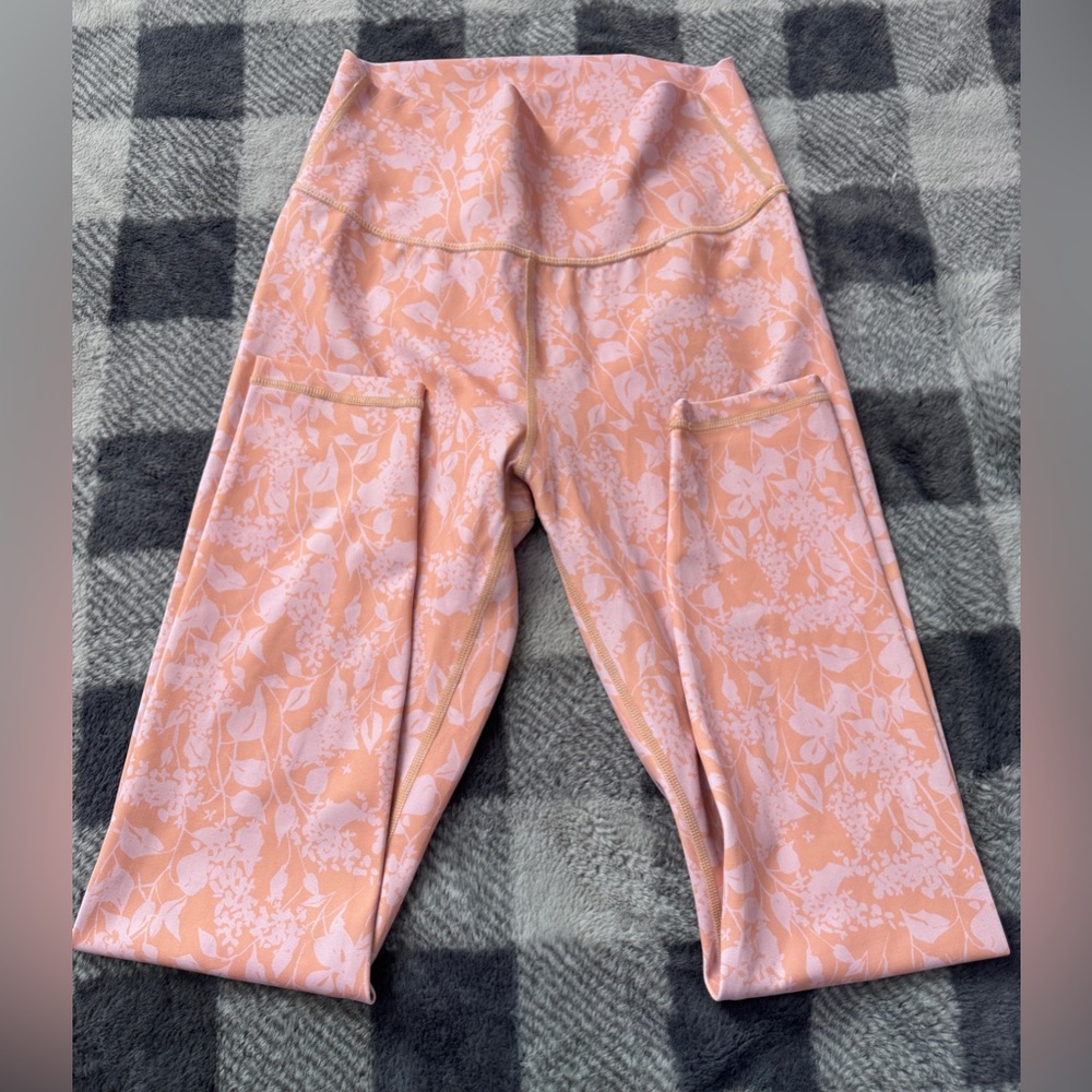 NWOT-WILO the Label Floral Pink/Orange Leggings-Medium
